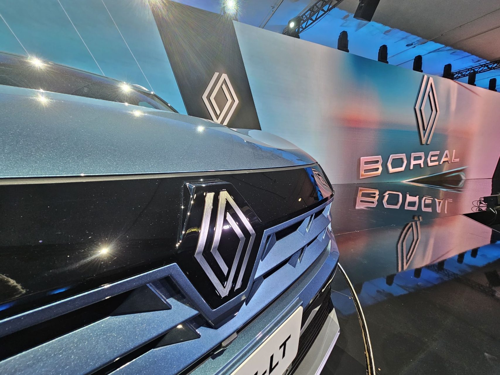 RENAULT BOREAL 2026 FRENTE LATERAL TRASEIRAS INTERIOR DETALHES (1)