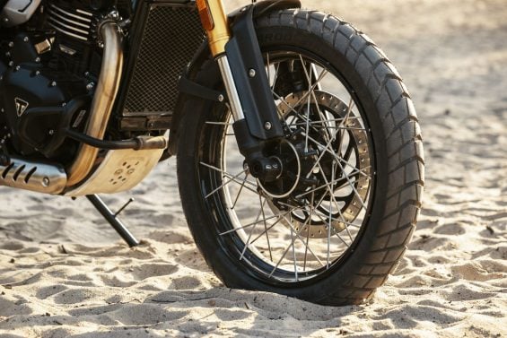 Triumph Scrambler 400 XC (5)