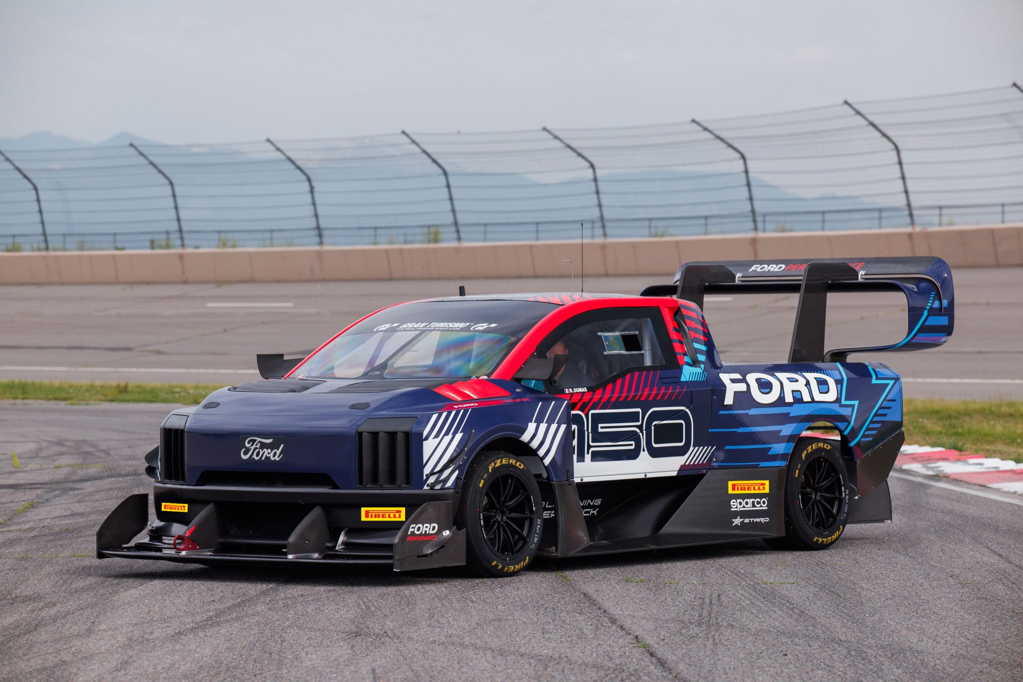 F-150 Lightning SuperTruck quebra recorde em Goodwood