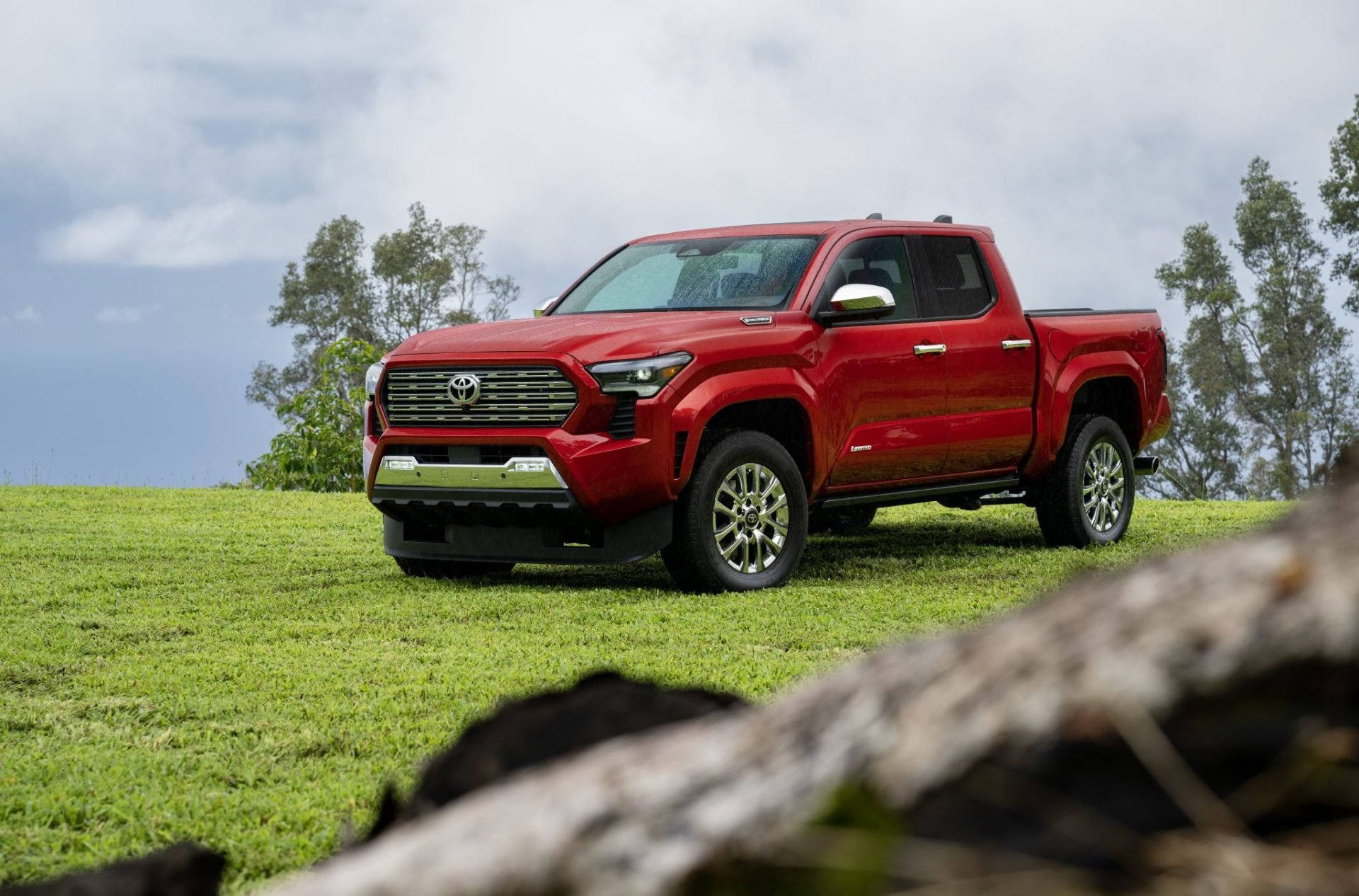 nova-hilux-sera-parecida-a-sua-irma-a-toyota-tacoma-de-nova-geracao-feita-para-os-eua-foto-divulgacao1-1920x1266.jpeg
