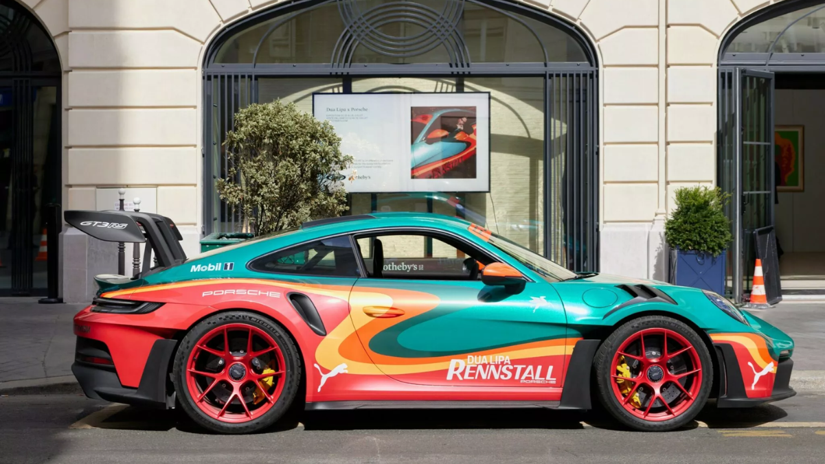 Porsche de Dua Lipa vai a leilão (1)