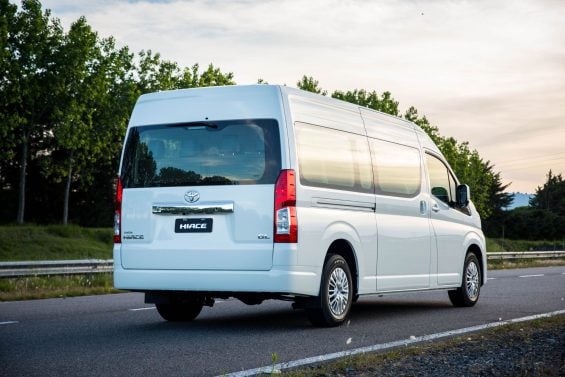 toyota hiace commuter gl argentina branco traseira
