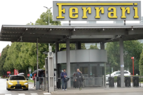 Um Xiaomi SU7 Ultra avistado na fábrica da Ferrari (1)