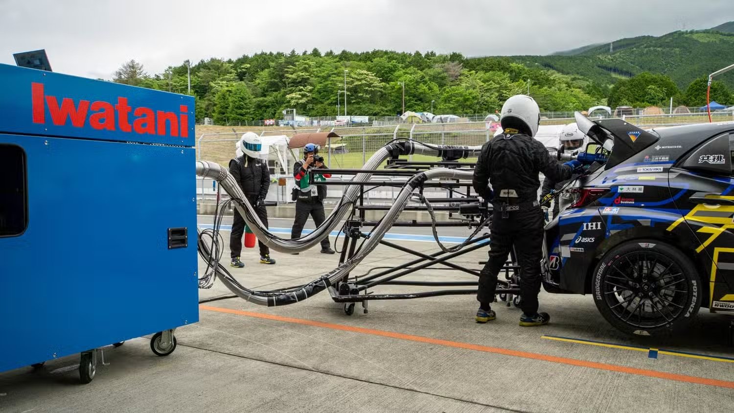 Toyota avança com hidrogênio líquido nas 24 horas de Fuji