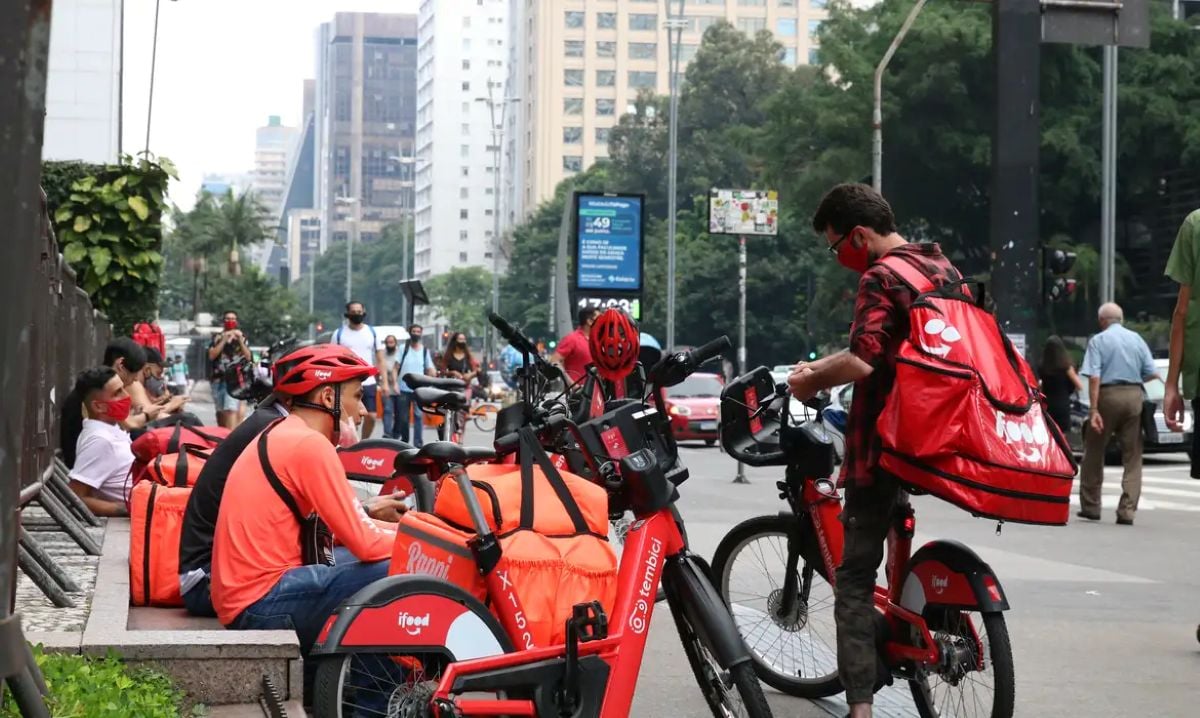 Lei que promove segurança de entregadores não sai do papel