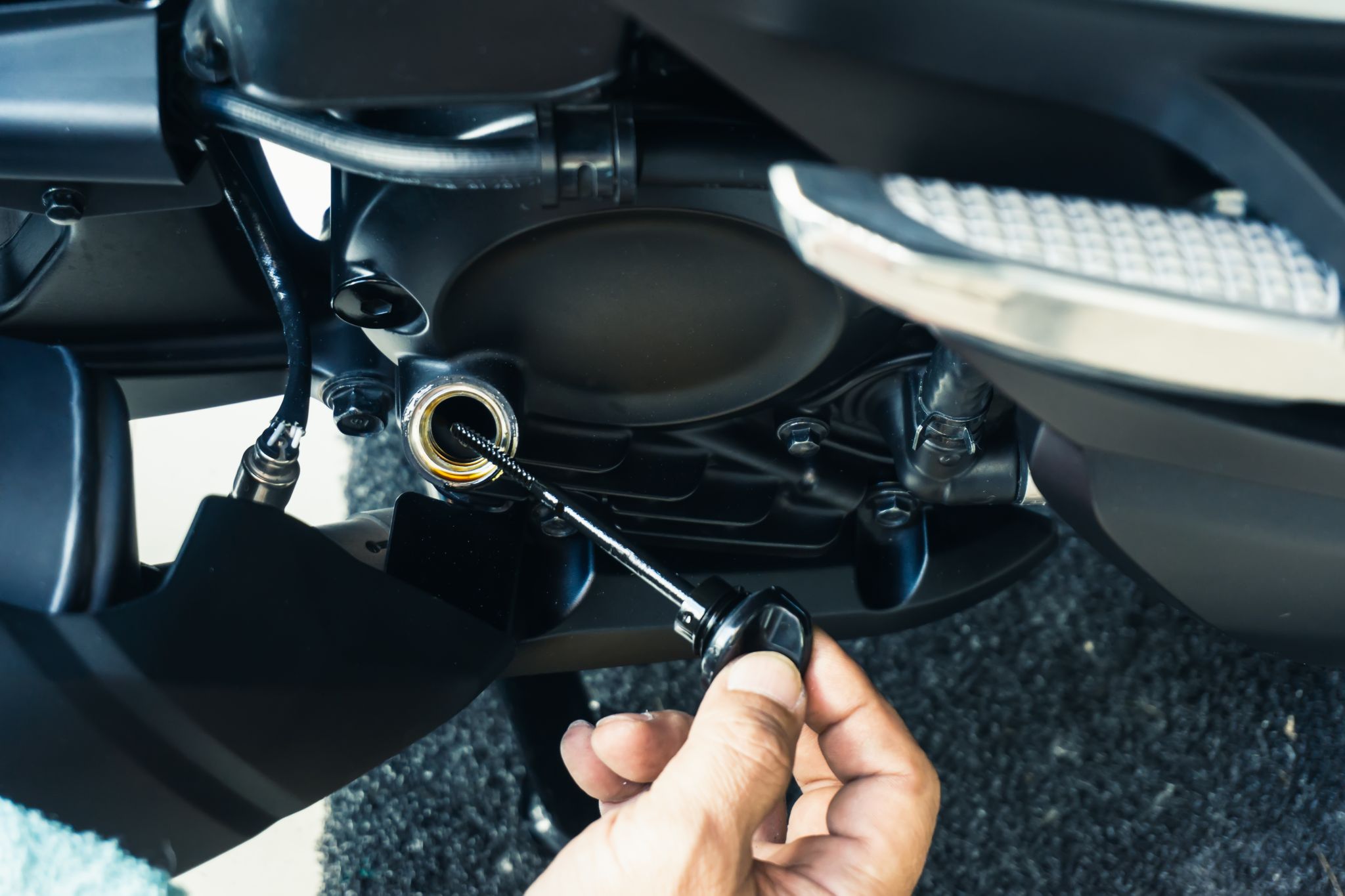 Óleo da moto baixando demais: confira os principais motivos