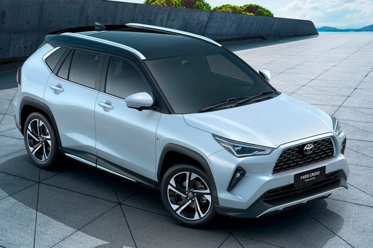 toyota yaris cross prata visto de cima indonesia