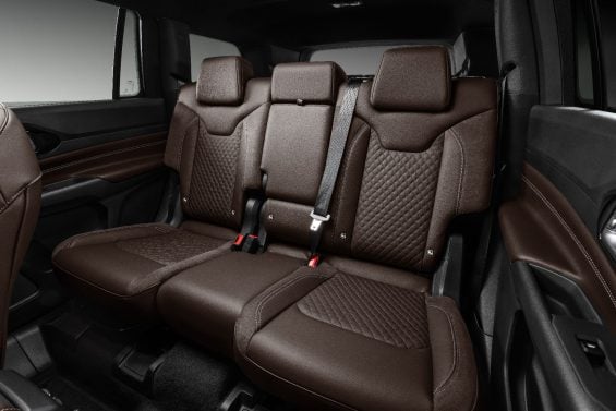 Jeep Commander Overland 2 2 diesel 2026 interior banco traseiro