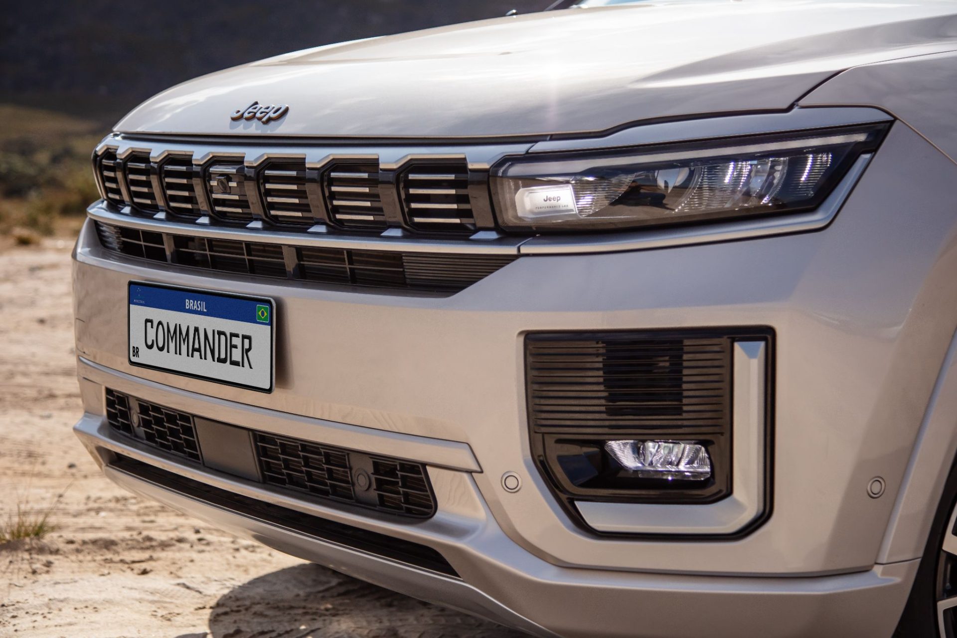 Jeep Commander Overland 2 2 diesel 2026 slash gold detalhe dianteira parado