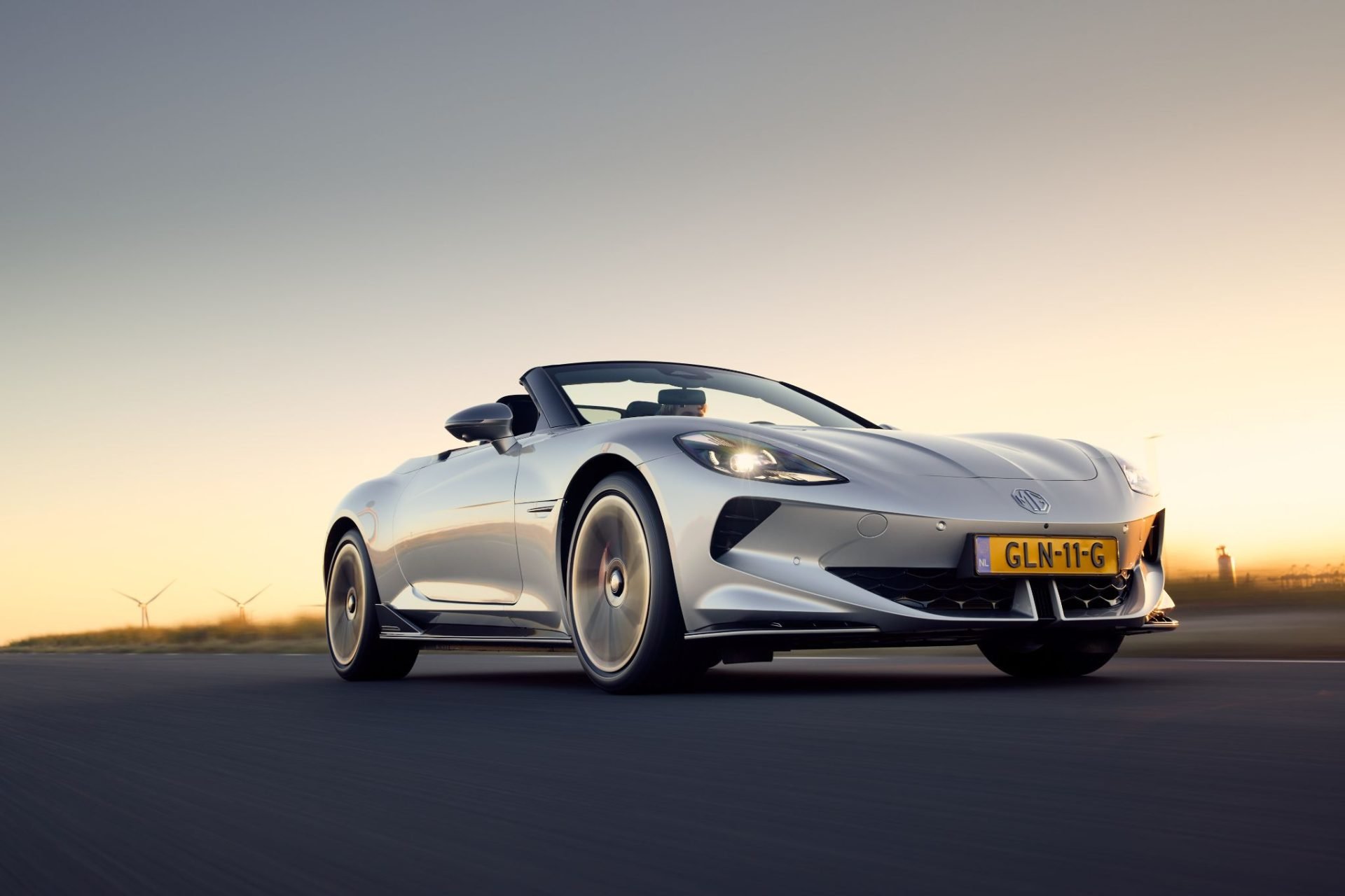 mg cyberster gt prata frete em movimento