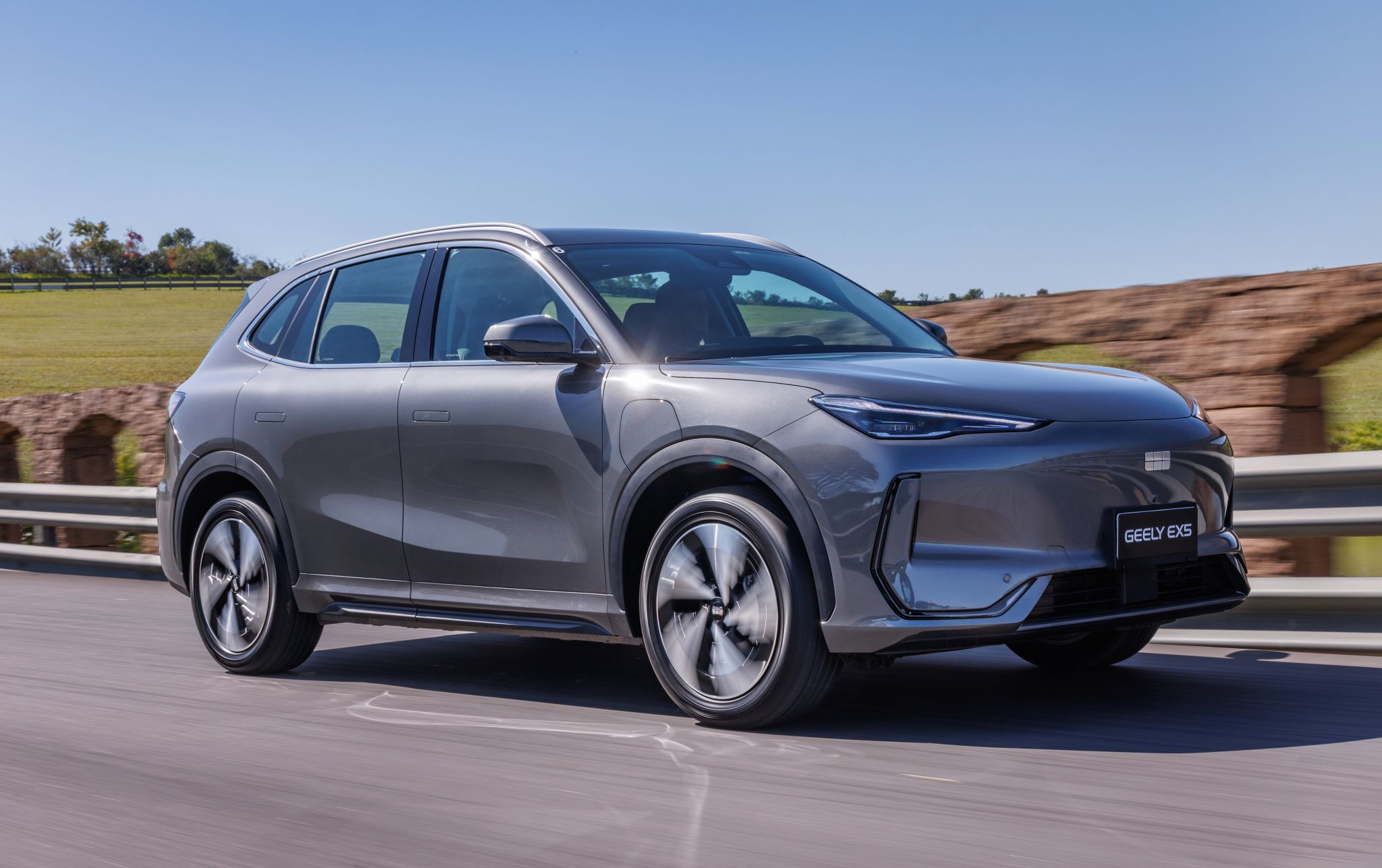 Geely estreia SUV elétrico EX5 de pegada futurista