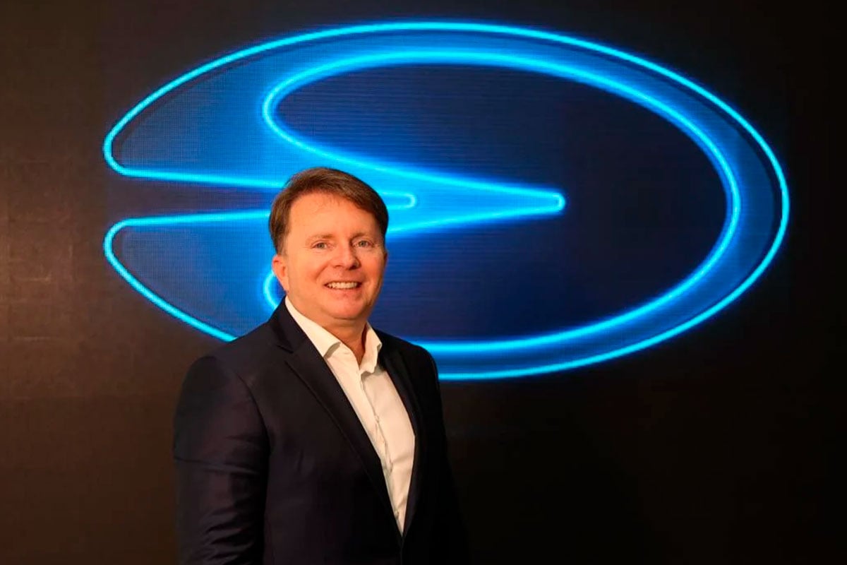 Elon Musk brasileiro já ganha dinheiro sem carro para vender