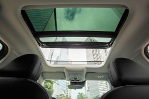 GWM Ora 03 BEV58 2026 interior teto solar