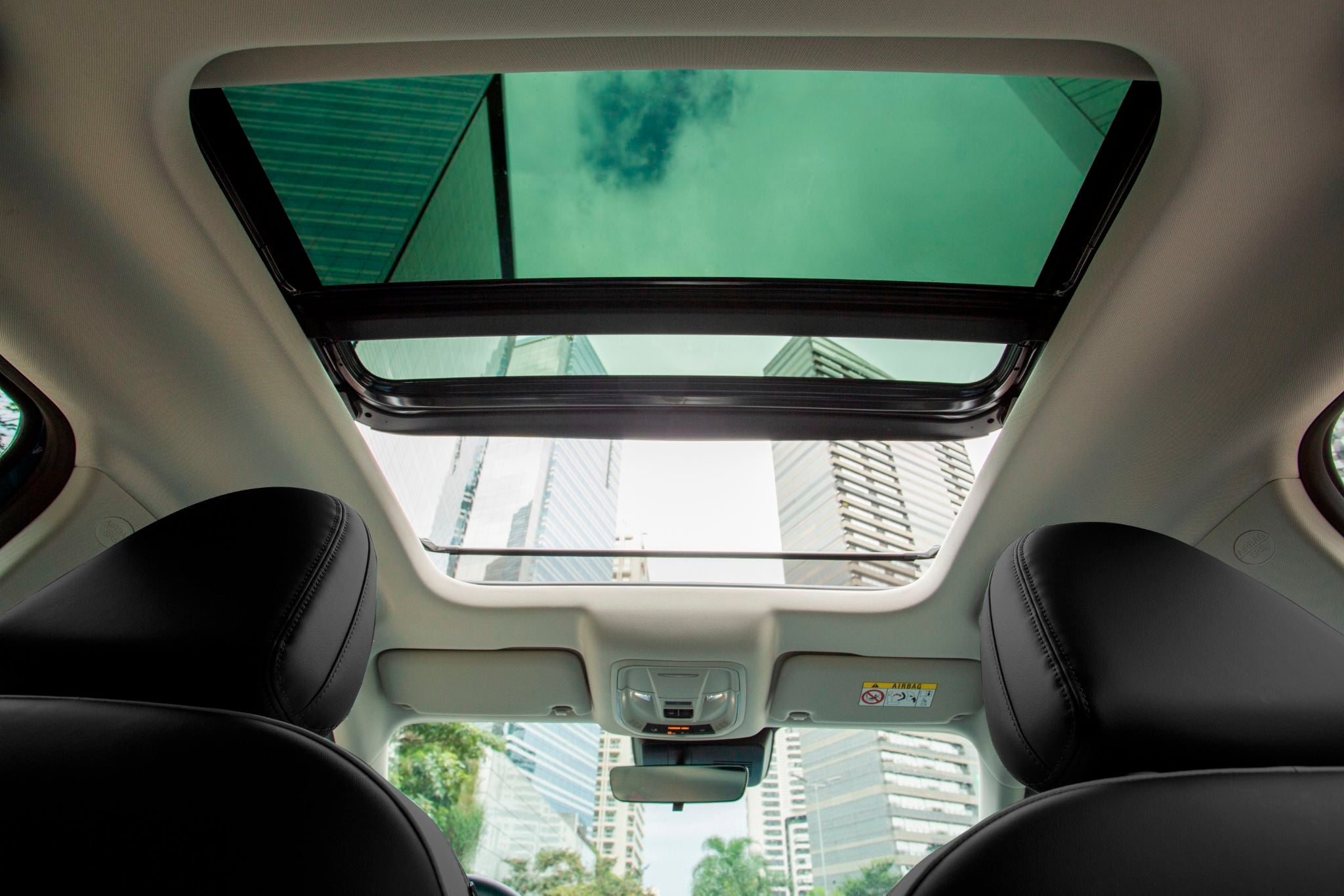 Teto solar é desejado, mas exige manutenção periódica