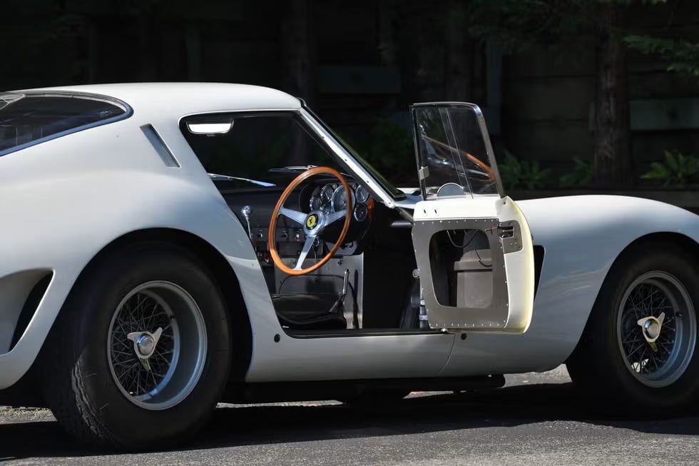 1962 ferrari 250 gto 3729gt bianco speciale interior 086 689243e9b8598