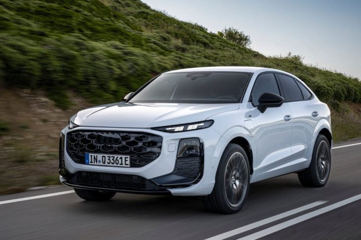 AUDI Q3 SPORTBACK 2026 BRANCO FRENTE MOVIMENTO