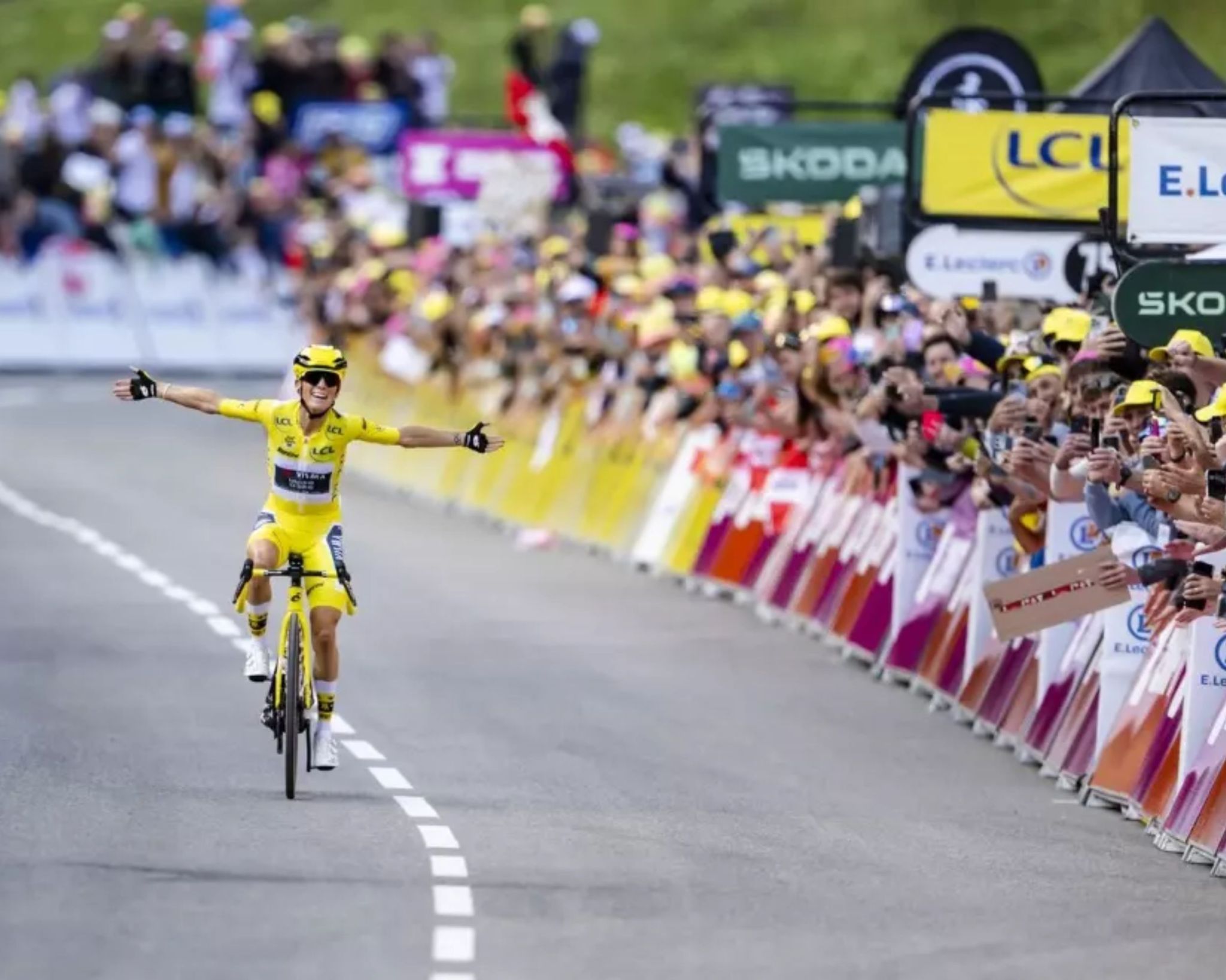 Tour de France Femmes 2025 é marco da brasileira Tota Magalhães