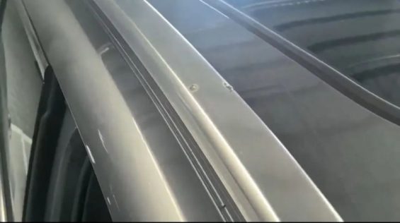Um BYD Song Plus EV é atingido por raios