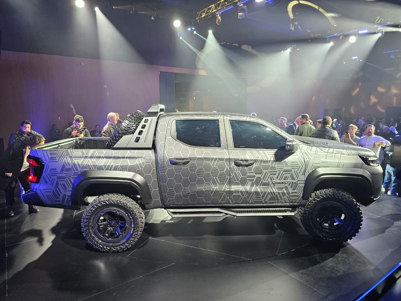 RAM DAKOTA NIGHTFALL CONCEPT FELIPE BOUTROS (2)