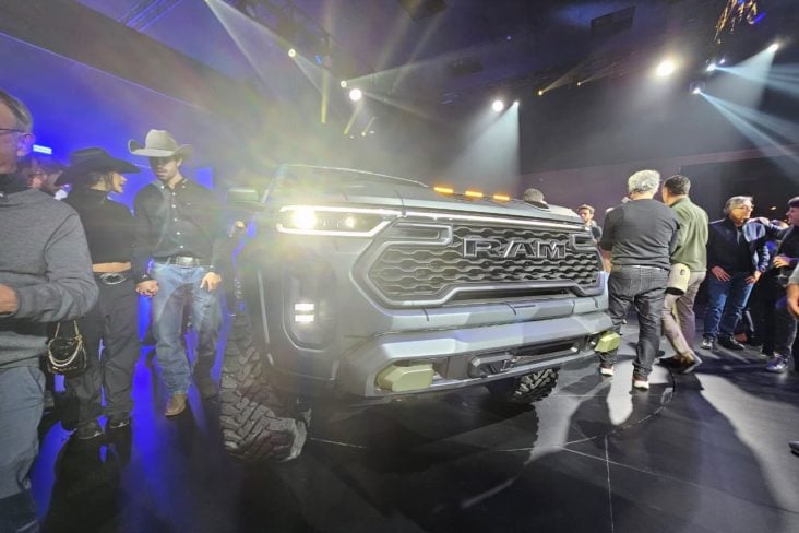 RAM DAKOTA NIGHTFALL CONCEPT FELIPE BOUTROS (8)