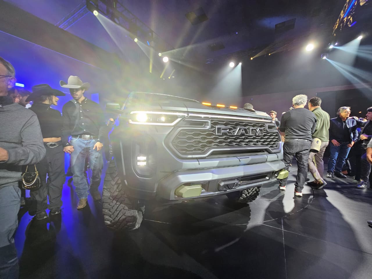 RAM DAKOTA NIGHTFALL CONCEPT FELIPE BOUTROS (8)