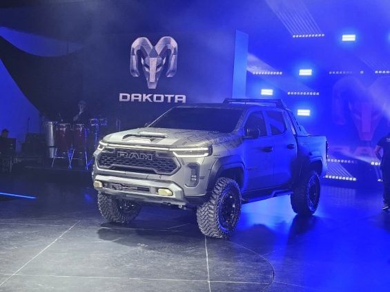 RAM DAKOTA NIGHTFALL CONCEPT FRENTE E LATERAL