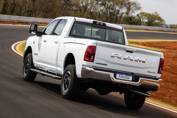 NovaRam2500Laramie19