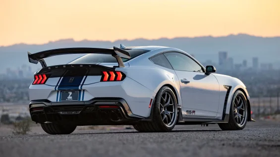 Shelby Mustang 4