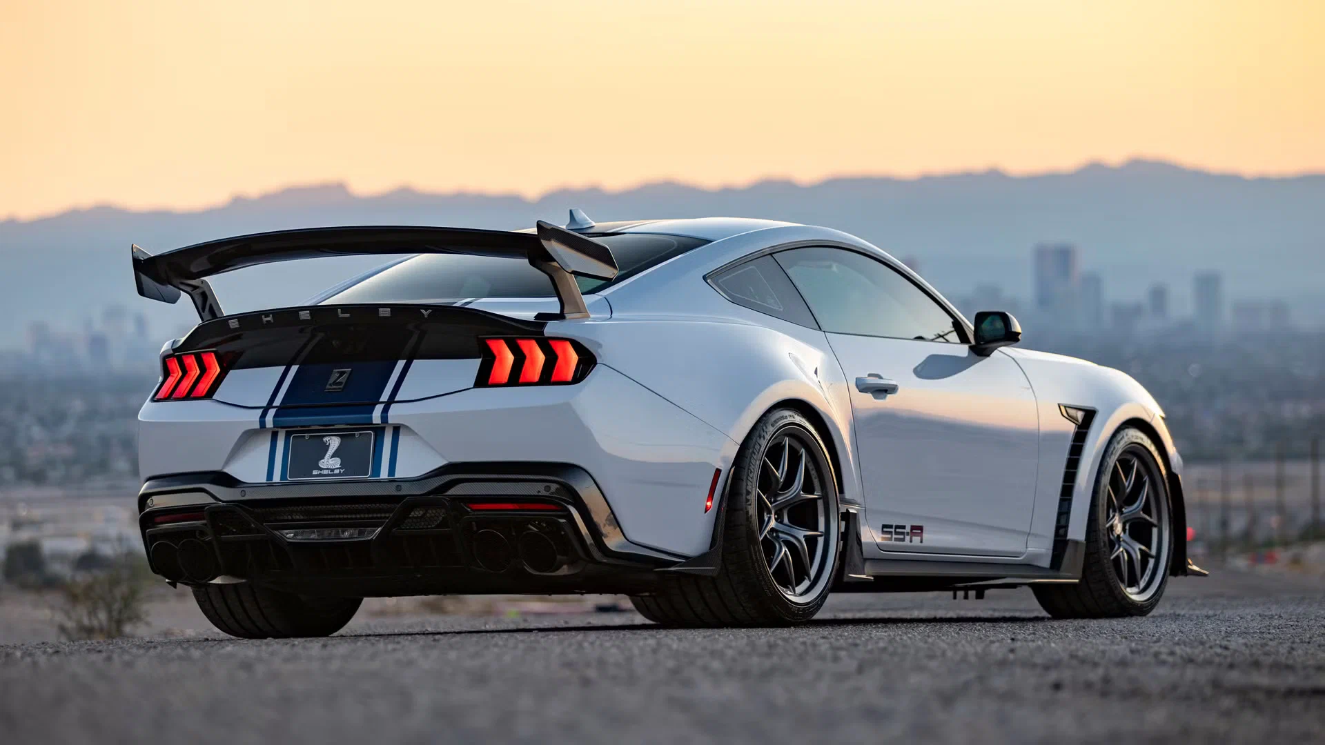 Shelby Mustang 4