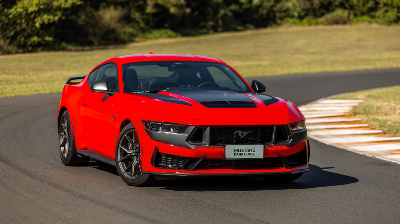 Mustang Dark Horse exterior (1)