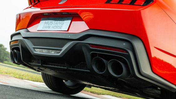 Mustang Dark Horse exterior (32)
