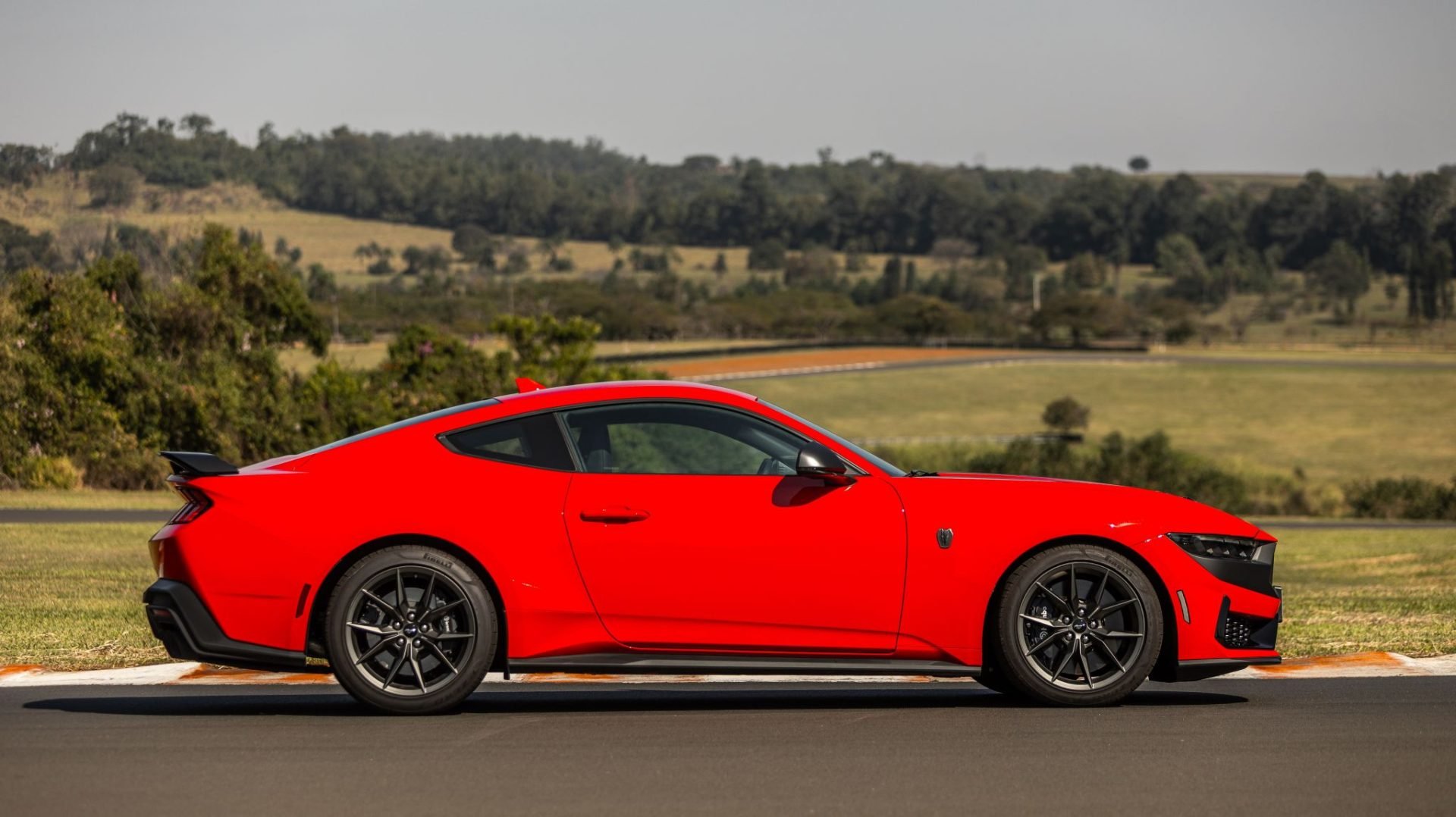 Mustang Dark Horse exterior (13)