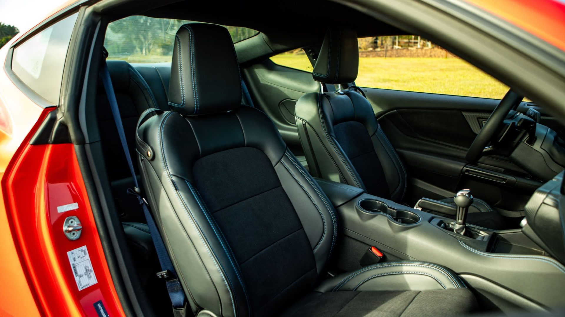 Mustang Dark Horse interior (12)