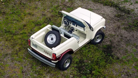Ford Bronco 4