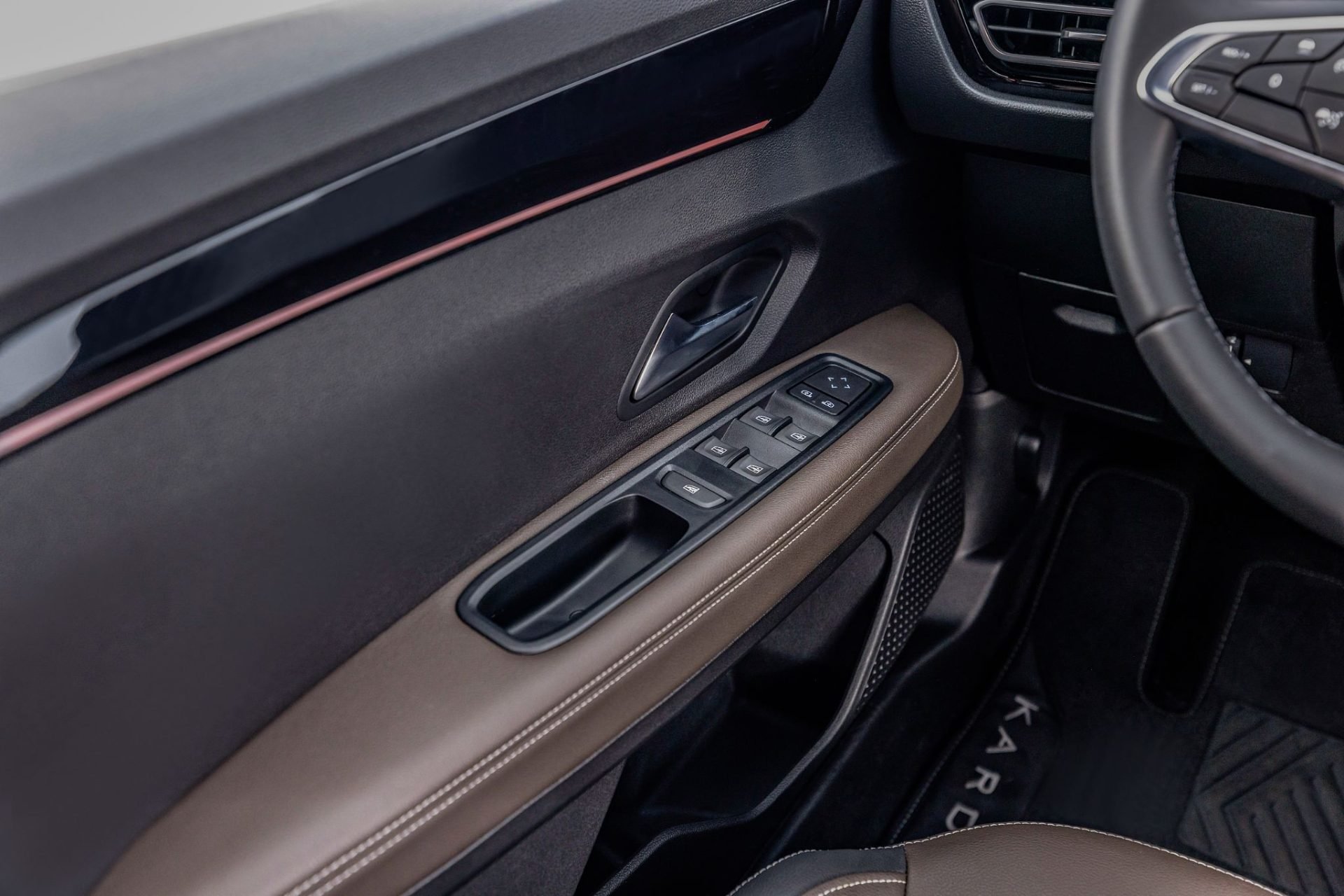 Renault Kardian 2026 Iconic interior painel de porta