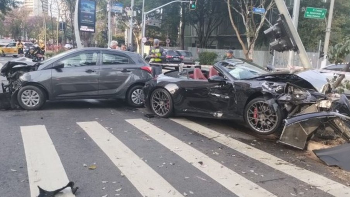 Influenciadores Bia Miranda e Gato Preto provocam acidente com Porsche 911 em SP (1)