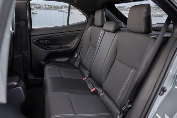 toyota yaris cross hybrid premiere edition europeu interior banco traseiro