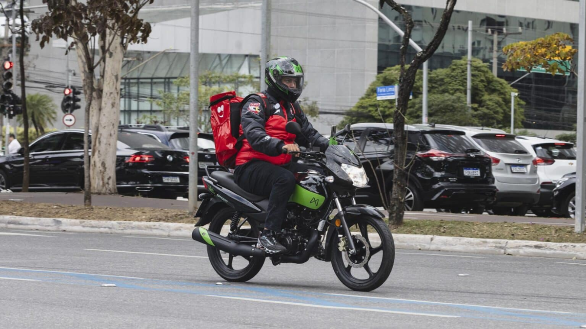 iFood fecha parceria com Mottu para ampliar acesso de entregadores a aluguel de motos (1) iFood fecha parceria com Mottu para ampliar acesso de entregadores a aluguel de motos (1)