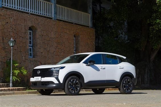 nissan kicks sense 2026 branco frente parado