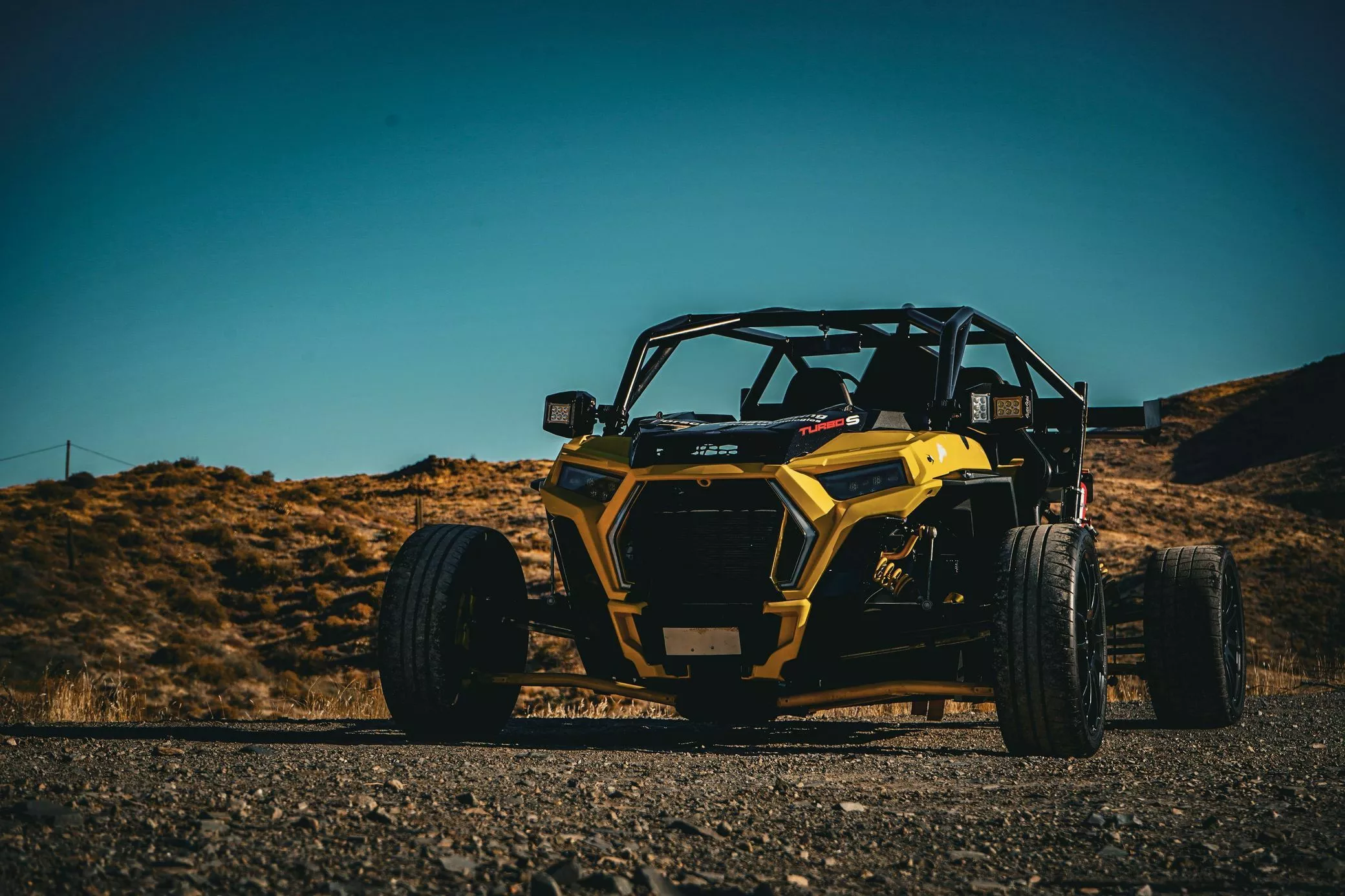 Protótipo off-road modificado pela Porsche é leiloado