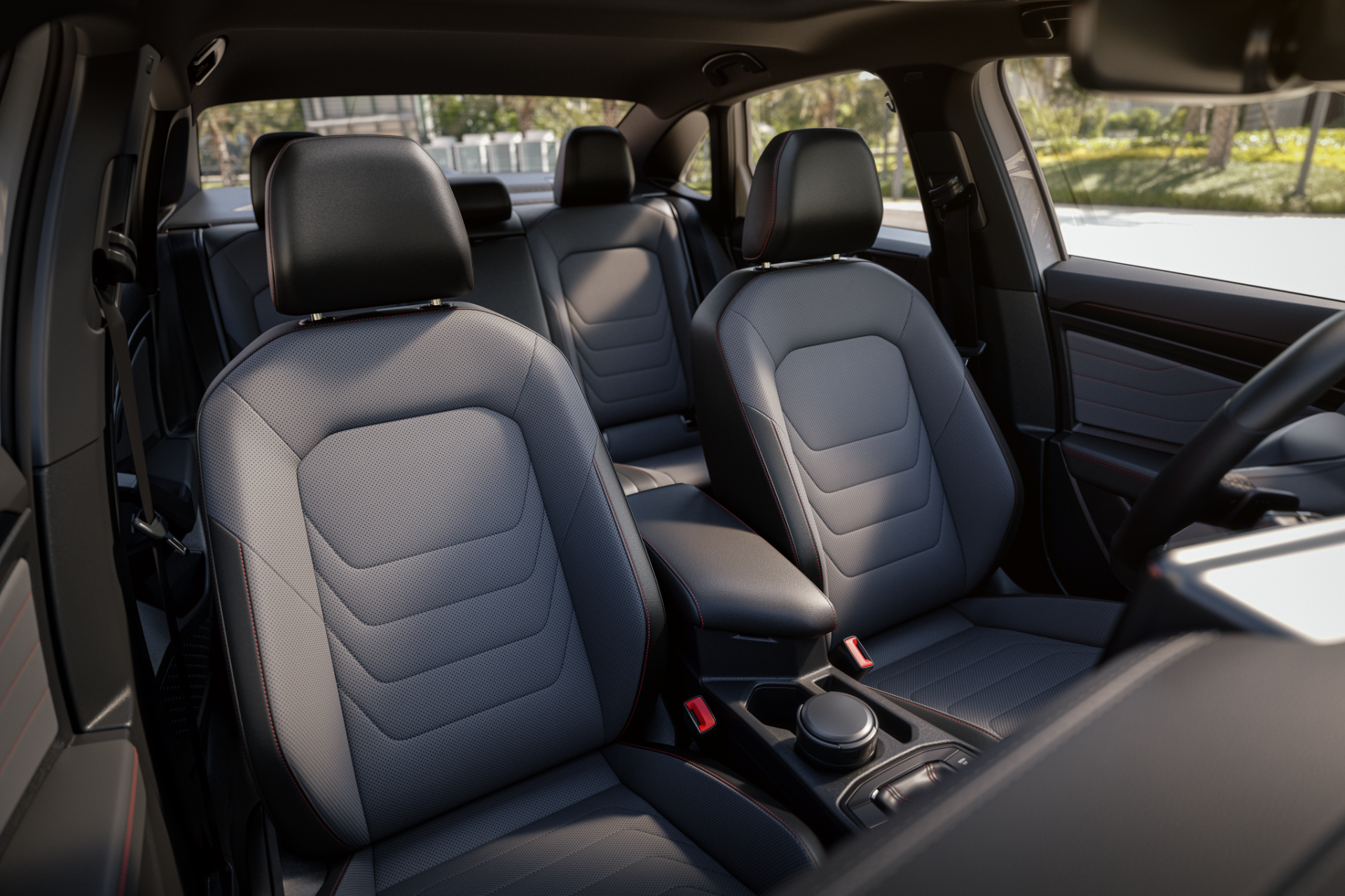 Volkswagen Jetta GLI 2025 interior bancos dianteiros