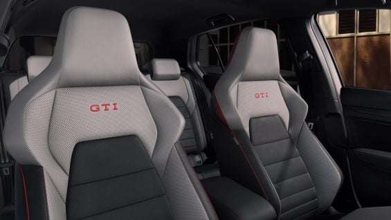 volkswagen golf gti 2025 interior bancos em couro