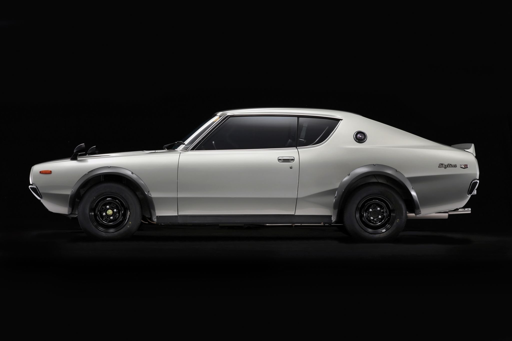 NISSAN SKYLINE 2000 GT R 1973 PRATA LATERAL NISSAN SKYLINE 2000 GT R 1973 PRATA LATERAL