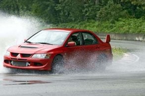 LANCER EVO VIII VERMELHO NA PISTA