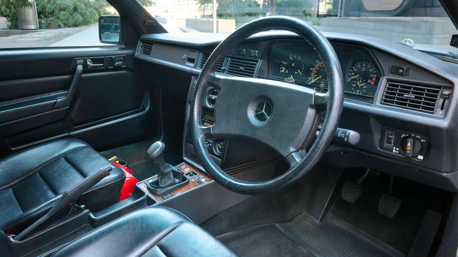 Mercedes 190 E de Ayrton Senna 5