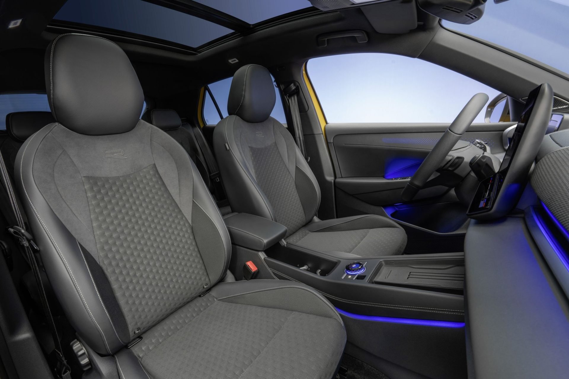 volkswagen-t-roc-2026-6-1920x1280.jpg