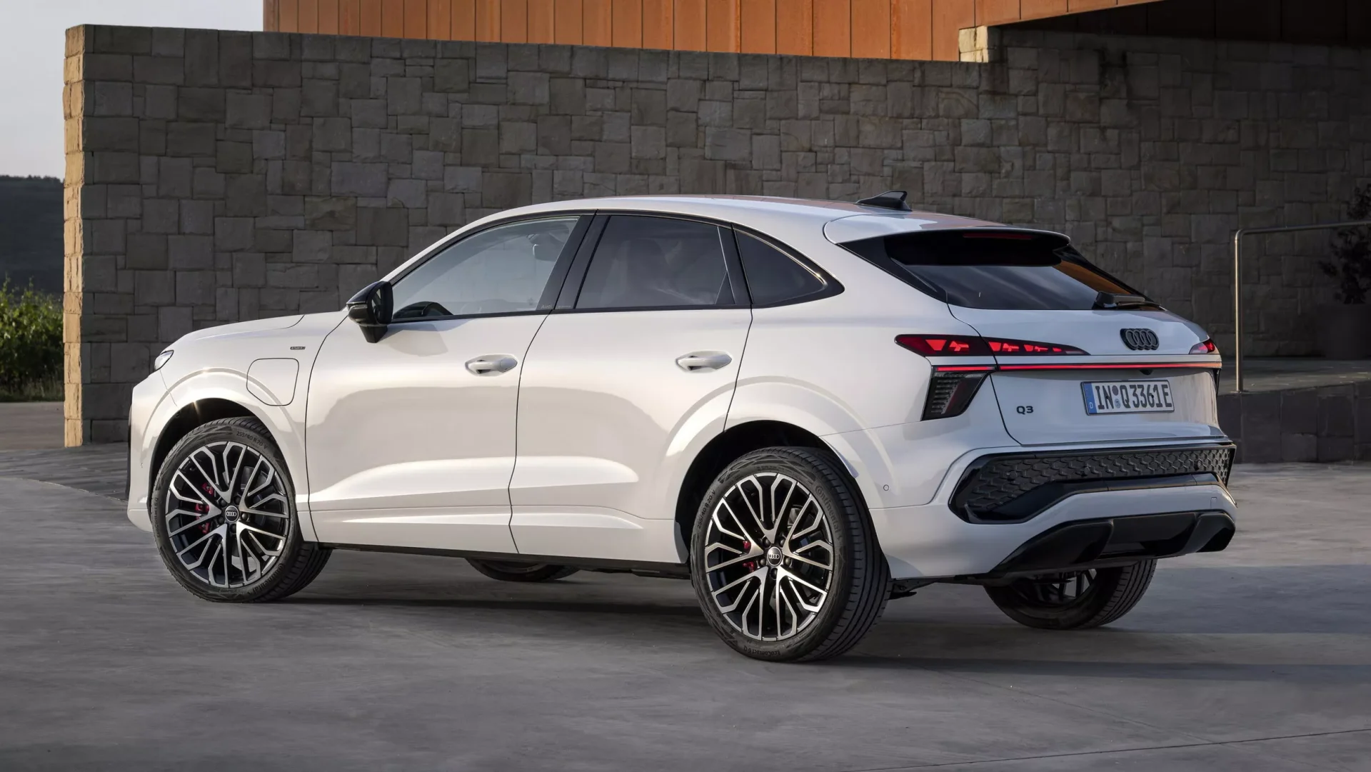 2026 Audi Q3 Sportback e Hybrid 11 copy