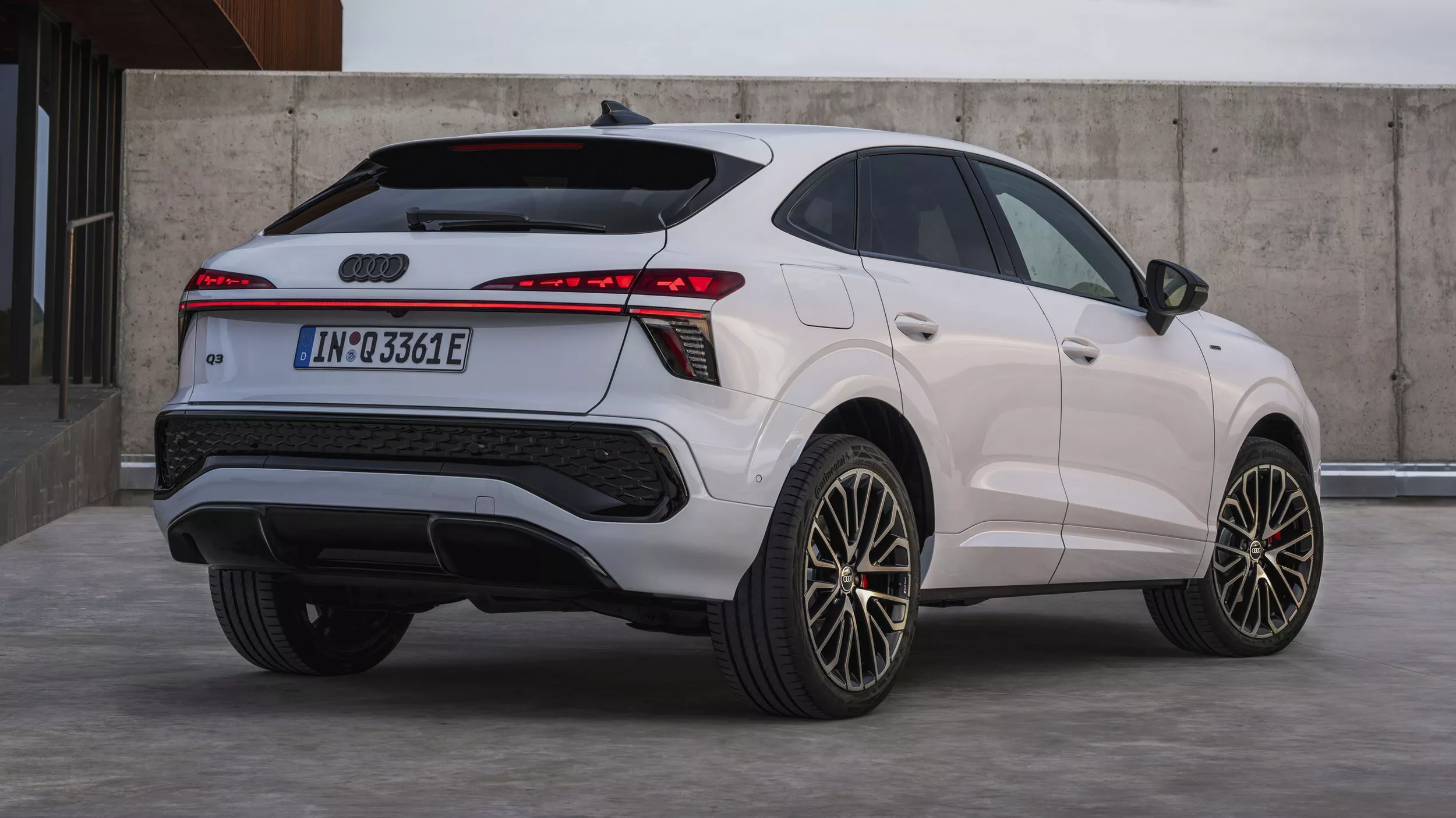 2026 Audi Q3 Sportback e Hybrid 9 copy