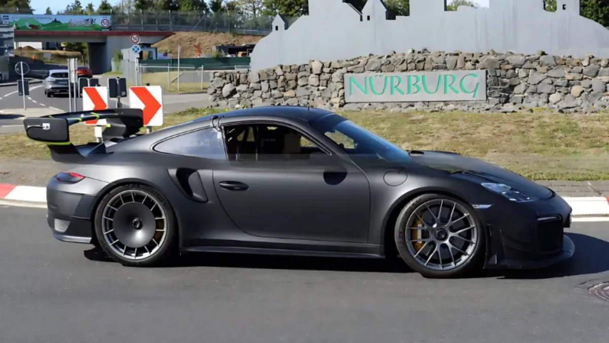 Porsche 911 com frente 'Flachbau' em Nürburgring (1) Porsche 911 com frente 'Flachbau' em Nürburgring (1)