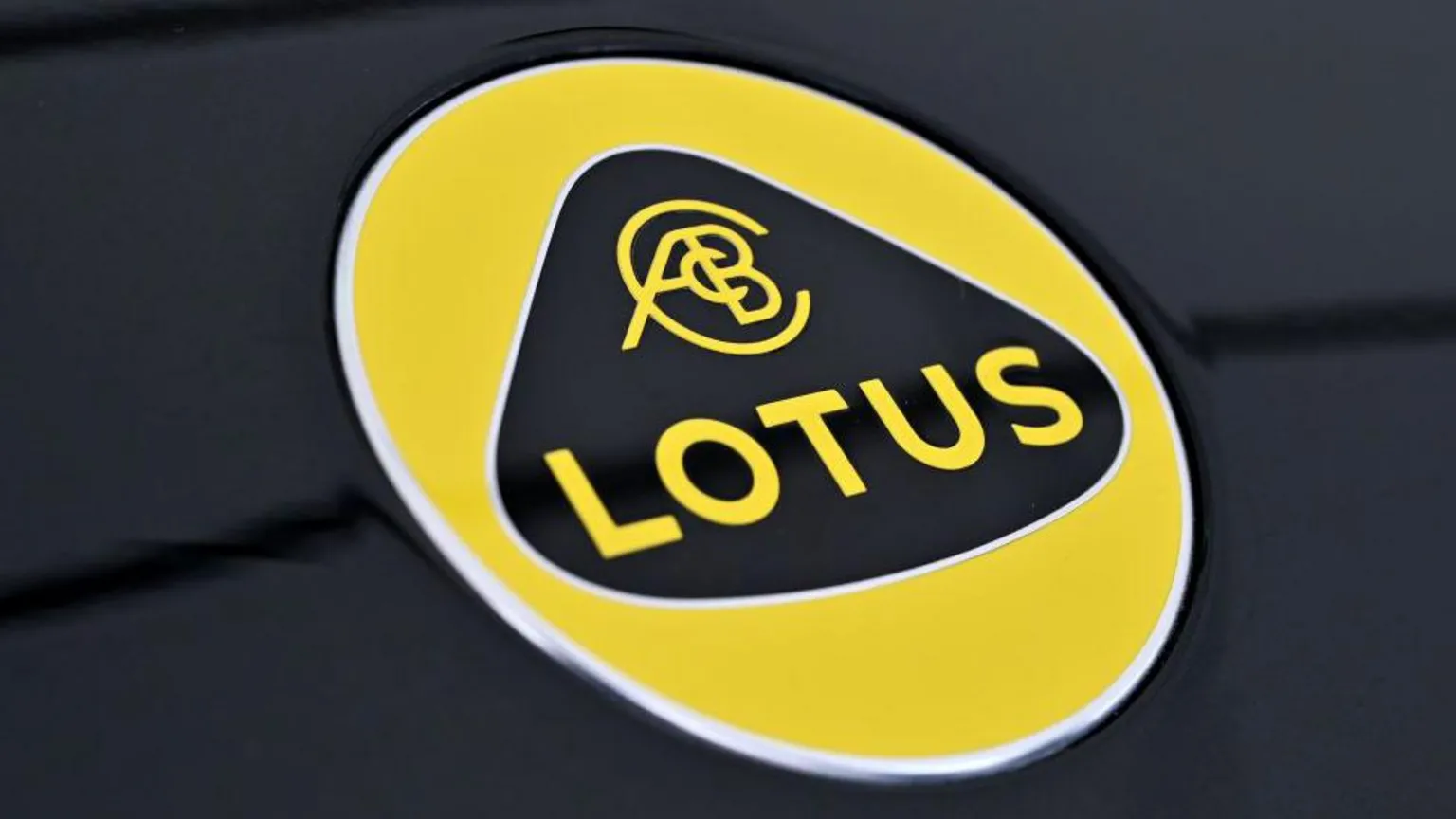 Lotus enfrenta retração nas vendas e anuncia corte de quase 50% dos funcionários